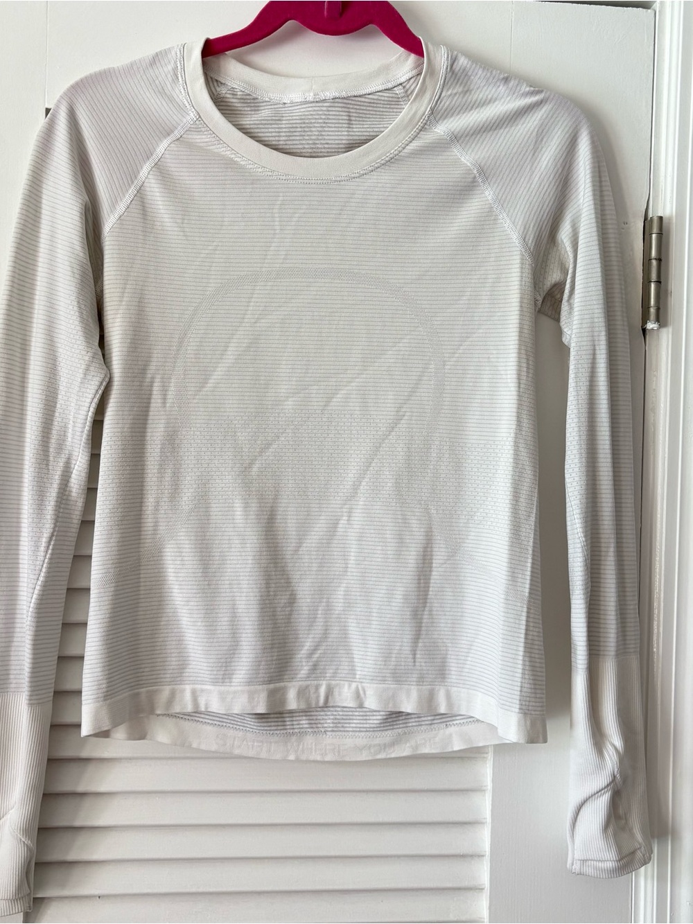 Lululemon White Seamless Long Sleeve Running Top (Women’s Size 6)